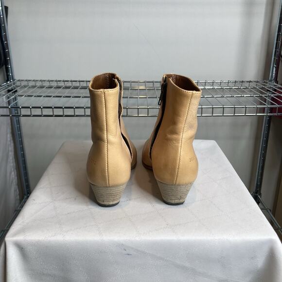 Common Projects Women's Beige Stacked Heel Western Ankle Boots Size 36 Euro Chic - Picture 7 of 7